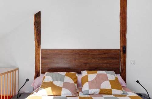 Noyant-Villages House | Gite Bricabroc 7 personnes