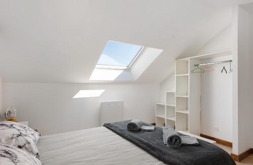 Noyant-Villages House | Gite Bricabroc 7 personnes