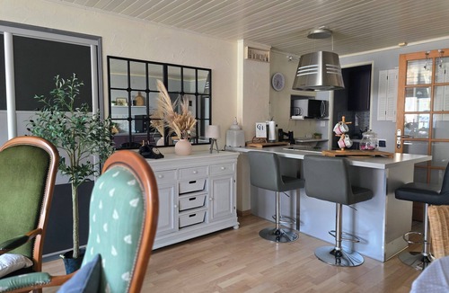 Villaines-la-Juhel House | Gite CAPRICES des HALLES