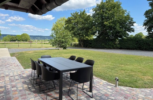 Saint-Wambert-des-Trois-Vallees House | Gite du Manoir de Berville