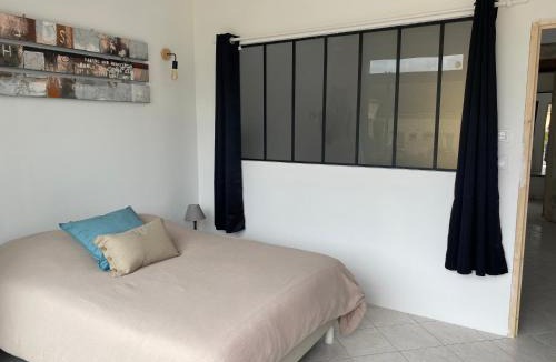 Villaines-la-Gonais Apartment | Gite du Trefoux logement le Villainois