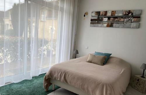 Villaines-la-Gonais Apartment | Gite du Trefoux logement le Villainois