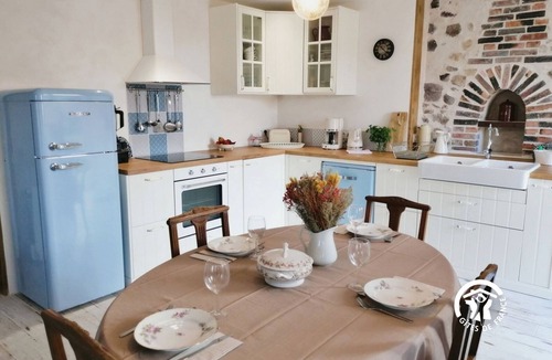 Chammes Cottage | Gite Sainte-Suzanne-et-Chammes, 2 bedrooms, 4 persons