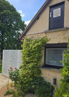 Champenard House | Gite "Le Cosy Fleuri"