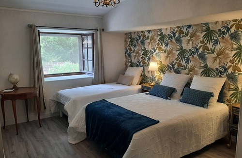 Saint-Pierre-de-l'Isle Apartment | Gite Pastoureau Dépendance du Château de Mornay