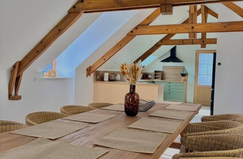 Mauron House | Gîte with view of Brocéliande