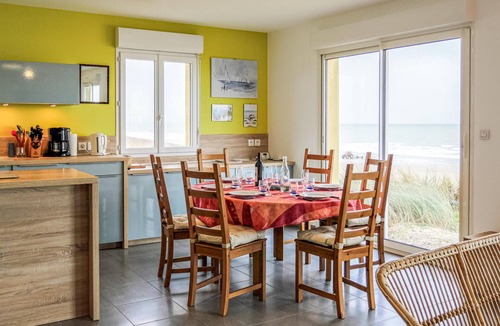 Pirou House | Gorgeous home in Pirou with WiFi