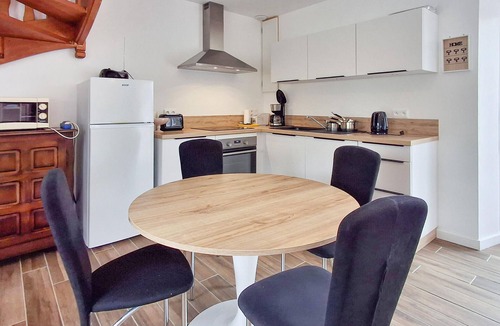 Runan House | Gorgeous home in Runan with WiFi