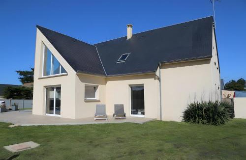 Saint-Germain-sur-Ay Villa | Grande Villa Bord De Mer
