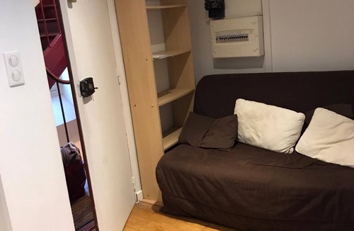 Val-de-Grace Apartment | Great location for this Apartment