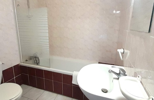 Villandry Apartment | Group accommodation in Villandry with terrace