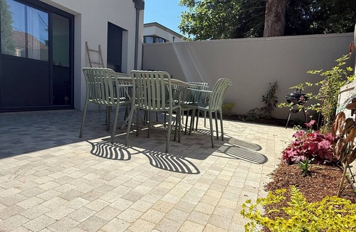 Jardin des plantes House | Guest house heated pool free parking 2 minutes from the Jardin des Plantes!