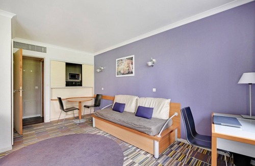 Faubourg de l'Arche Apartment | GuestReady - modern flat near La Défense