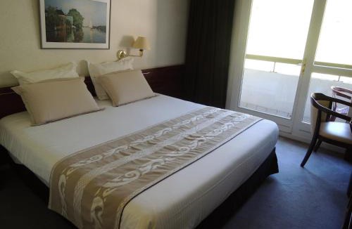 Cluses Hotel | Hôtel 4C
