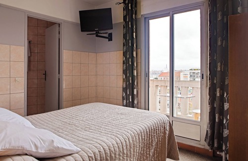 19th Arrondissement Hotel | Hôtel de la Comète