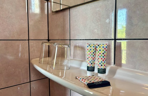 19th Arrondissement Hotel | Hôtel de la Comète