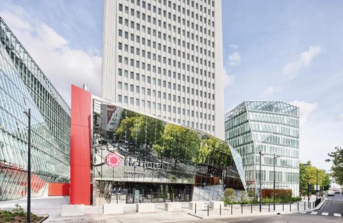 Saint-Denis Hotel | H4 Wyndham Paris Pleyel