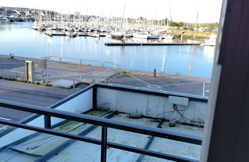 Saint-Vaast-la-Hougue House | Harbour life show