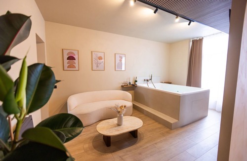 Downtown Angers Apartment | Harmony Room - Romantic Suite with Jacuzzi