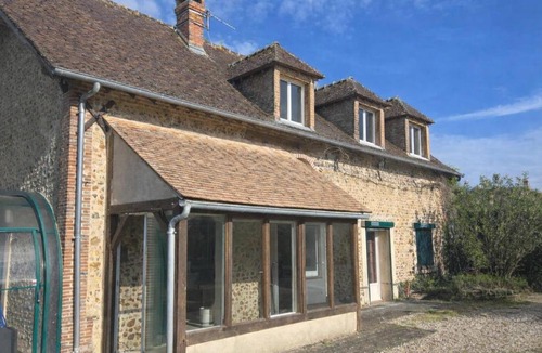St-Christophe-sur-Avre House | Havre de paix avec piscine, parc et campagne