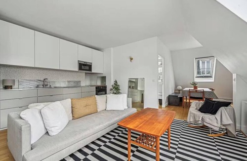 Necker Apartment | HIGH FLOOR , PARISIAN APARTMENT NEXT TO SAINT GERMAIN – BLVD DU MONTPARNASSE