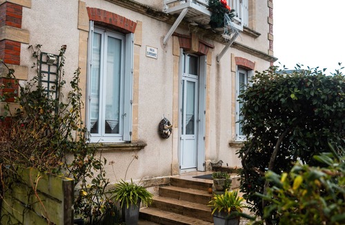Arromanches-les-Bains House | Holiday Home “Villa Esperance” with Wi-Fi