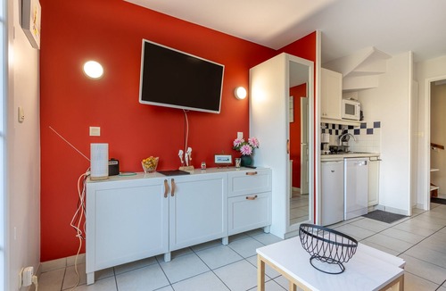Bourgenay House | Holiday Home 'Cosy Sur Le Golf' with Shared Pool and Private Terrace
