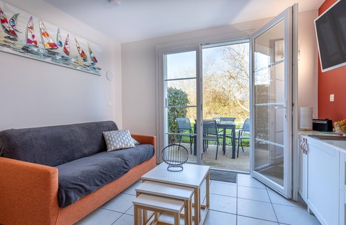 Bourgenay House | Holiday Home 'Cosy Sur Le Golf' with Shared Pool and Private Terrace
