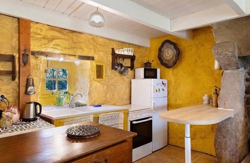 Pleumeur-Bodou House | Holiday Home 'Ar Stang' with Private Garden and Wi-Fi