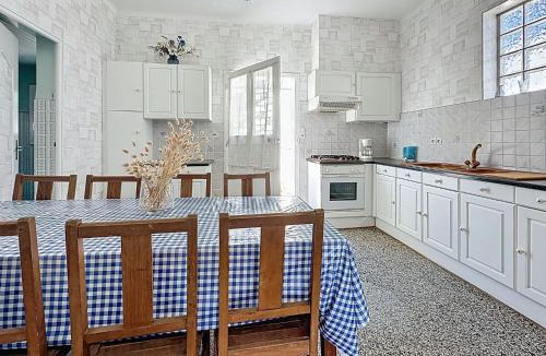 Tharon-Plage House | Holiday Home Brin de Muguet by Interhome