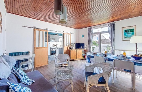 Noirmoutier-en-l'Ile House | Holiday Home Charme de La Linière by Interhome