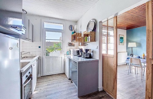 Noirmoutier-en-l'Ile House | Holiday Home Charme de La Linière by Interhome