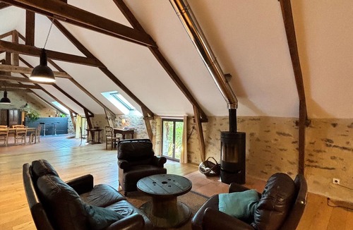 Surzur House | Holiday Home 'Folperdrix' with Private Terrace and Garden