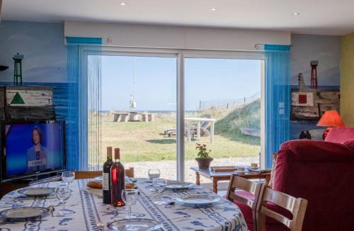 Saint-Laurent-sur-Mer House | Holiday Home Chez Lilo by Interhome
