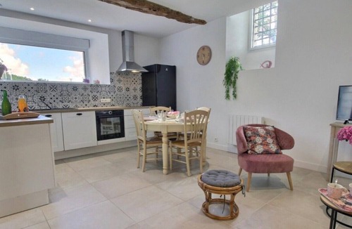 Taupont House | Holiday Home “Gîte - Le Nid de Bréhaut” with Terrace, Garden & Wi-Fi