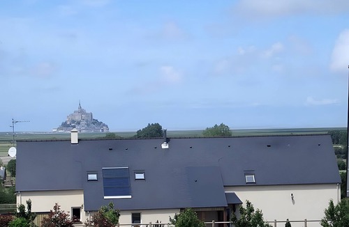 Huisnes-sur-Mer House | Holiday Home 'Gîte Le Moulin De La Butte' with Private Terrace, Private Garden and Wi-Fi