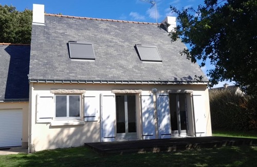 Sarzeau House | Holiday Home “Ker Blein” with Sea View, Terrace and Wi-Fi