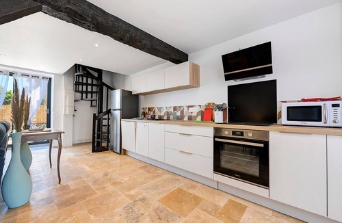 Penvins House | Holiday Home 'Ker Marin - Maison Ty Gargouille' with Private Terrace, Garden & Wi-Fi