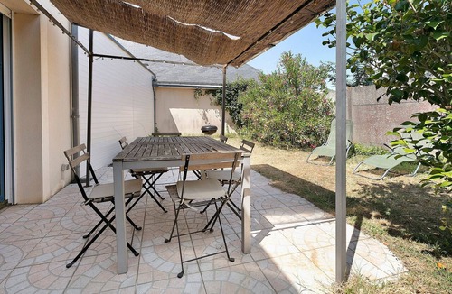 La Turballe House | Holiday Home 'Kerann 1min from the Beach with Private Garden', Private Terrace & Wi-Fi