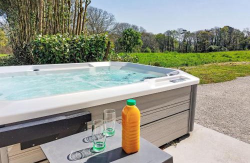 Ploneour-Lanvern House | Holiday Home La Trélennette by Interhome