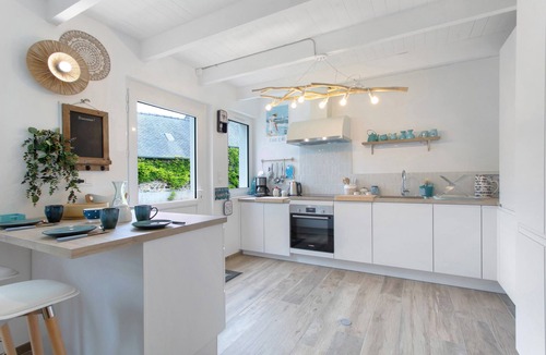 Plouha House | Holiday Home “Le Petit Baigneur” with Private Terrace, Shared Garden & Wi-Fi