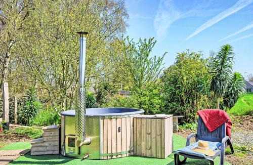 Etables-sur-Mer House | Holiday Home Les Châtaigners by Interhome