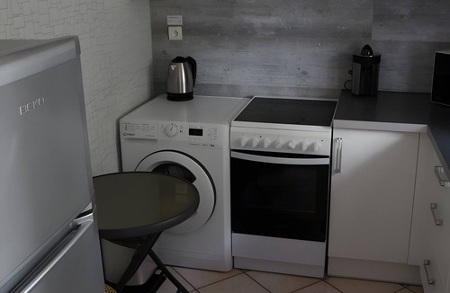 Lantic House | Holiday Home “Les Volets Bleus Binic” with Private Terrace, Garden and Wi-Fi
