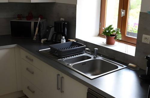 Lantic House | Holiday Home “Les Volets Bleus Binic” with Private Terrace, Garden and Wi-Fi