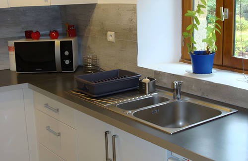 Lantic House | Holiday Home “Les Volets Bleus Binic” with Private Terrace, Garden and Wi-Fi