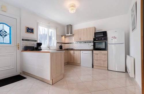 Le Tour-du-Parc House | Holiday Home 'Maison Gicquel' with Private Terrace and Garden