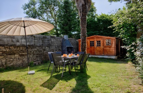 Sommervieu House | Holiday Home 'Maison 6p Jardin - Bayeux Et D-Day'