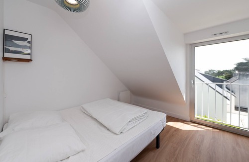 Arzon House | Holiday Home Ti Ar Mor, 100m from Beach, Terrace, Parking, Wi-Fi