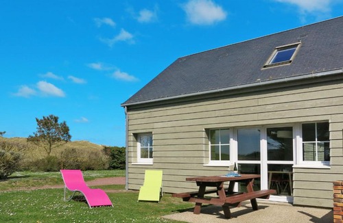 Creances House | Holiday Home Village des Dunes - CEZ310 by Interhome