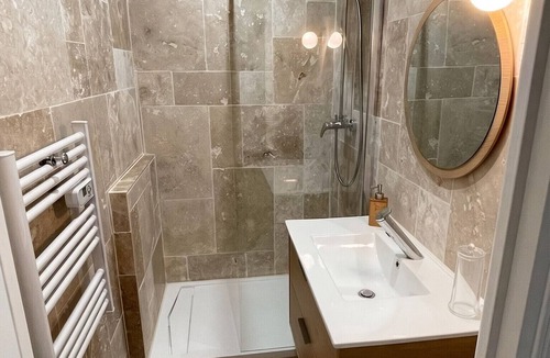 Saint-Denis Apartment | Homerez - Apartment in Saint-Denis